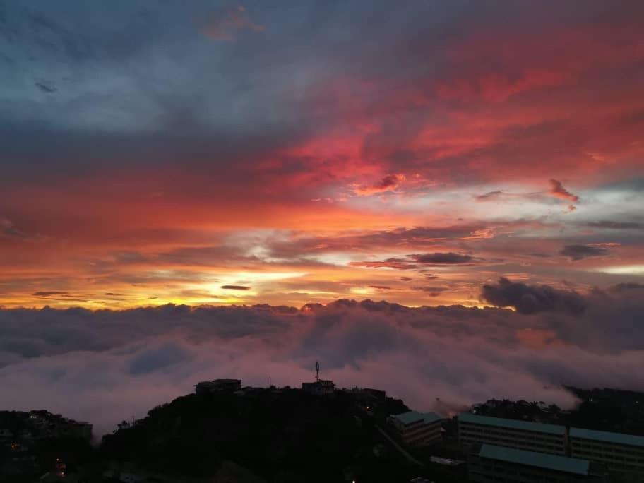 Vacation House In Baguio With Amazing Sunset Views Baguio City Εξωτερικό φωτογραφία