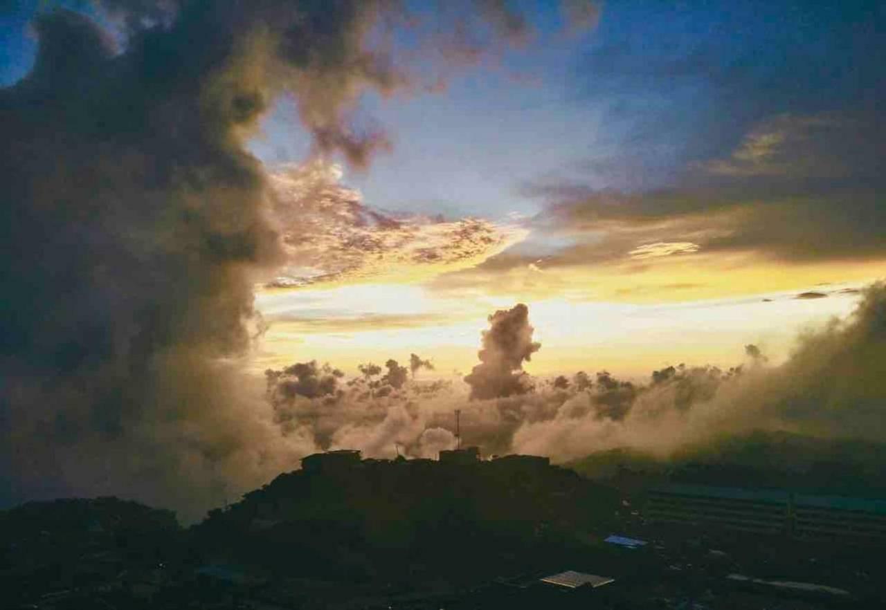 Vacation House In Baguio With Amazing Sunset Views Baguio City Εξωτερικό φωτογραφία